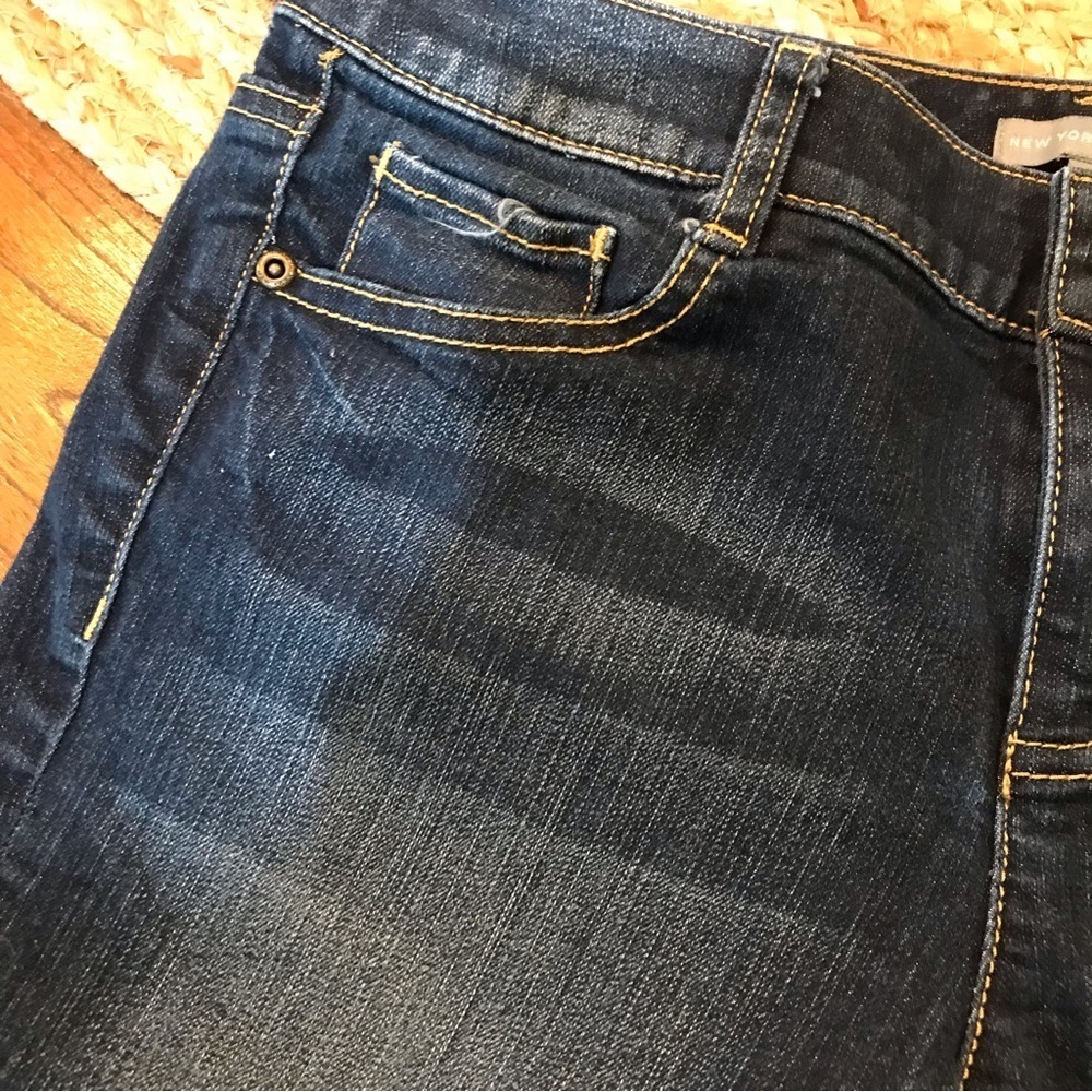 ▪️NEW YORK & COMPANY Denim Shorts - Picture 5 of 11